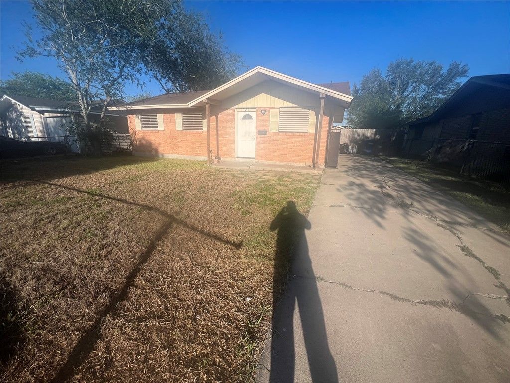 3941 Sarita St, Corpus Christi, TX 78416