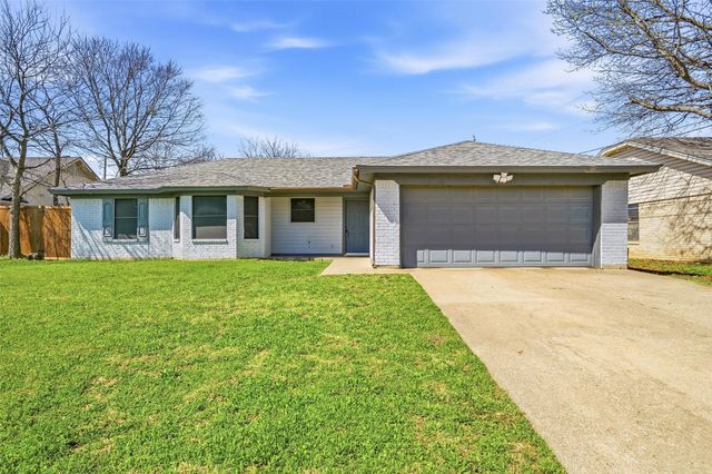 416 Colonial Place, Everman, TX 76140