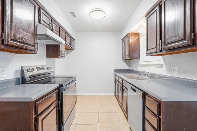 416 Colonial Place, Everman, TX 76140