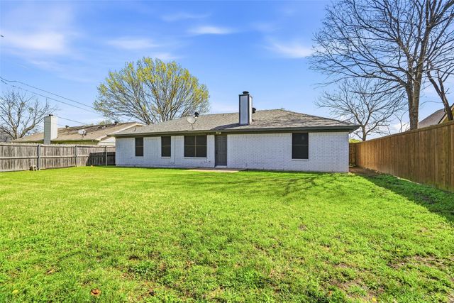 416 Colonial Place, Everman, TX 76140