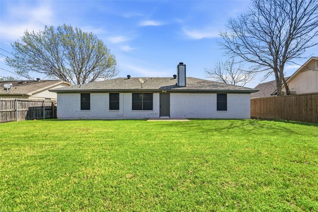 416 Colonial Place, Everman, TX 76140