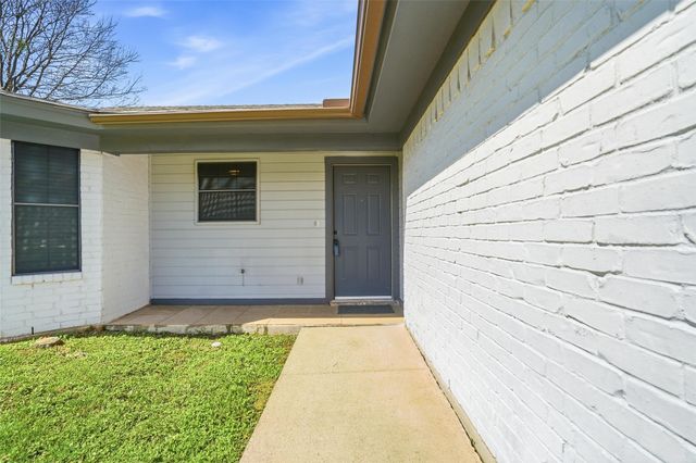 416 Colonial Place, Everman, TX 76140