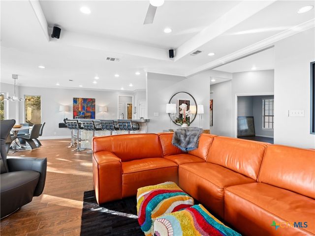 110 Kingsbury, Canyon Lake, TX 78133