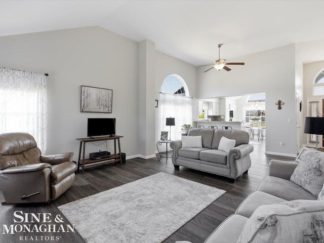 4118 Aspen Cir Circle, Grand Blanc Twp, MI 48439