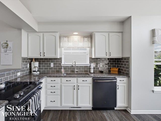 4118 Aspen Cir Circle, Grand Blanc Twp, MI 48439