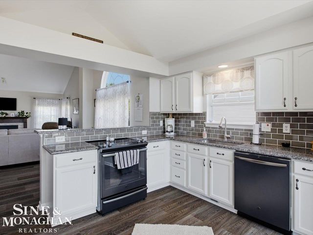 4118 Aspen Cir Circle, Grand Blanc Twp, MI 48439