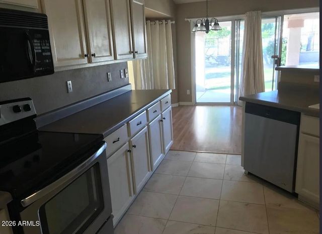 6334 W POTTER Drive, Glendale, AZ 85308