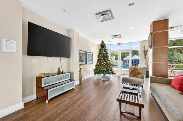 470 3RD STREET S 318, St Petersburg, FL 33701