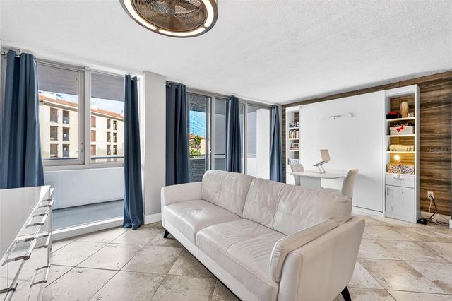 470 3RD STREET S 318, St Petersburg, FL 33701