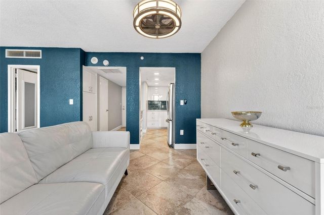 470 3RD STREET S 318, St Petersburg, FL 33701