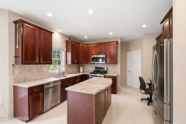 3 Short Hills Boulevard, Jackson, NJ 08527
