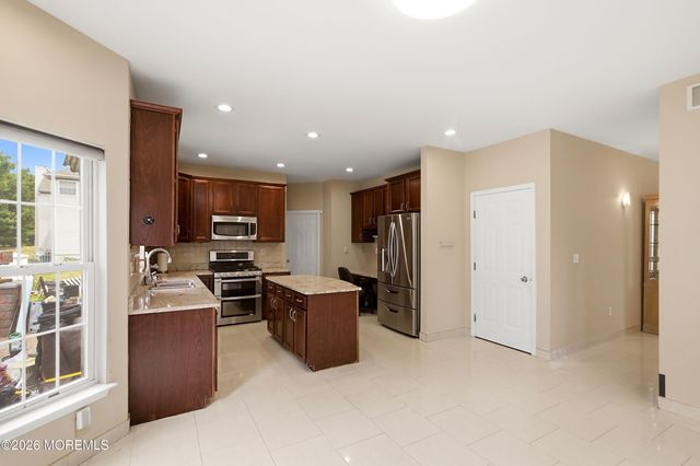 3 Short Hills Boulevard, Jackson, NJ 08527
