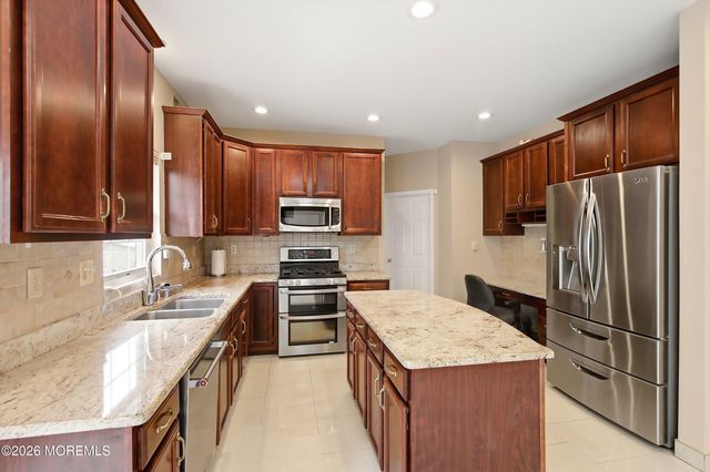 3 Short Hills Boulevard, Jackson, NJ 08527