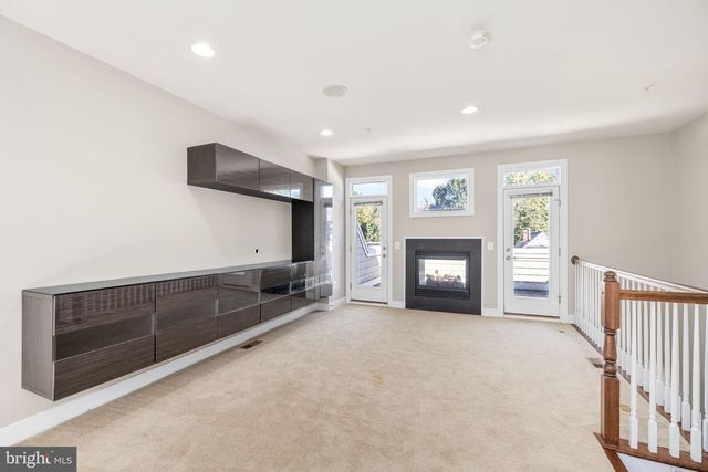 4458 MACARTHUR BLVD NW, Washington, DC 20007