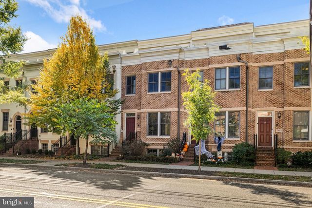 4458 MACARTHUR BLVD NW, Washington, DC 20007