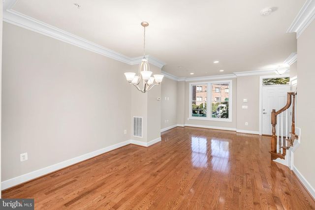 4458 MACARTHUR BLVD NW, Washington, DC 20007