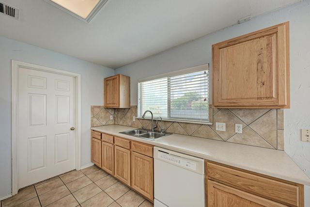 1201 Sheltie LN, Round Rock, TX 78664