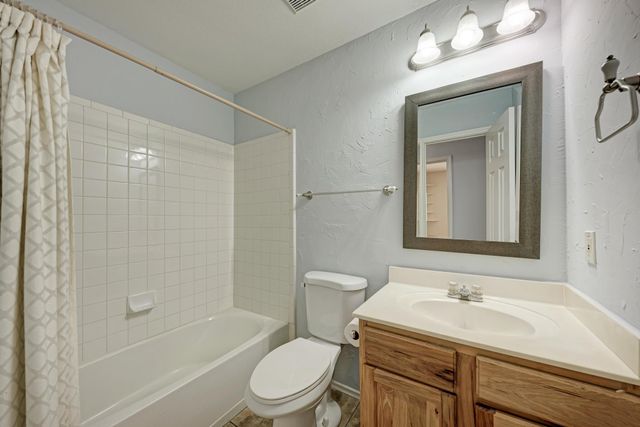 1201 Sheltie LN, Round Rock, TX 78664