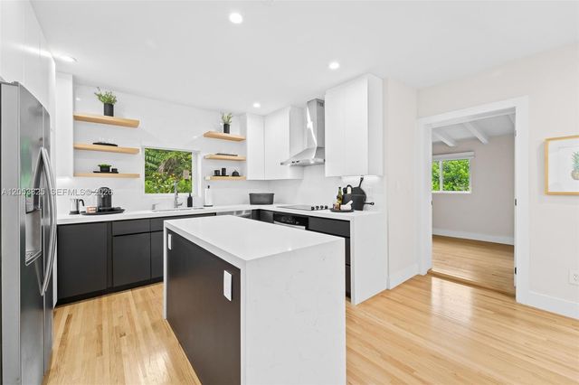 829 Granada Groves Court, Coral Gables, FL 33134
