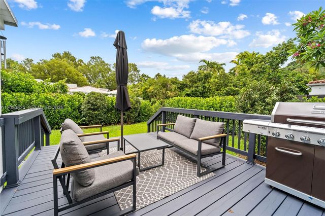 829 Granada Groves Court, Coral Gables, FL 33134