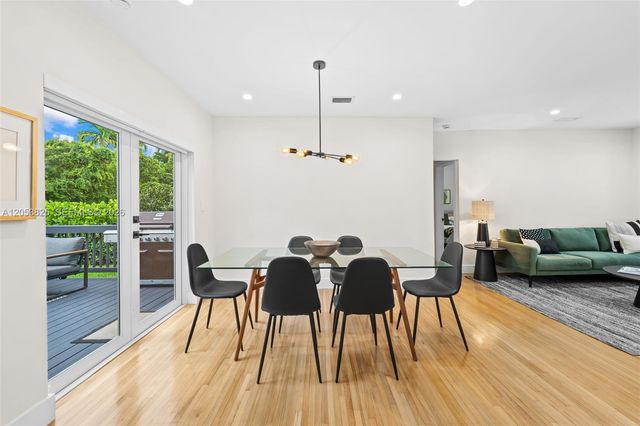829 Granada Groves Court, Coral Gables, FL 33134