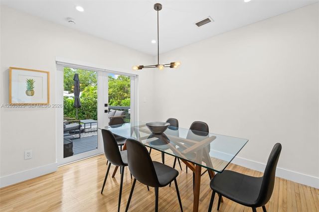 829 Granada Groves Court, Coral Gables, FL 33134