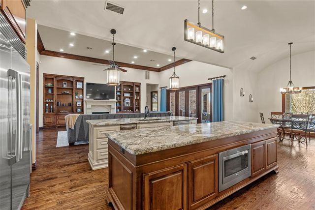 1209 W Flowering Peach Way, Mustang, OK 73064