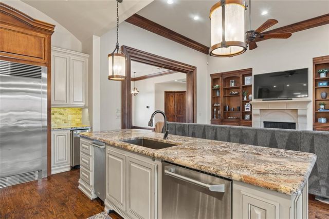 1209 W Flowering Peach Way, Mustang, OK 73064