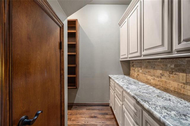 1209 W Flowering Peach Way, Mustang, OK 73064