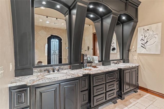 1209 W Flowering Peach Way, Mustang, OK 73064