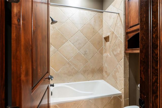 1209 W Flowering Peach Way, Mustang, OK 73064