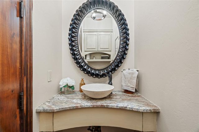 1209 W Flowering Peach Way, Mustang, OK 73064