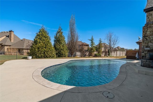 1209 W Flowering Peach Way, Mustang, OK 73064