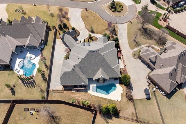 1209 W Flowering Peach Way, Mustang, OK 73064