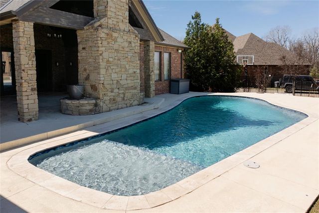 1209 W Flowering Peach Way, Mustang, OK 73064