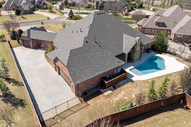 1209 W Flowering Peach Way, Mustang, OK 73064