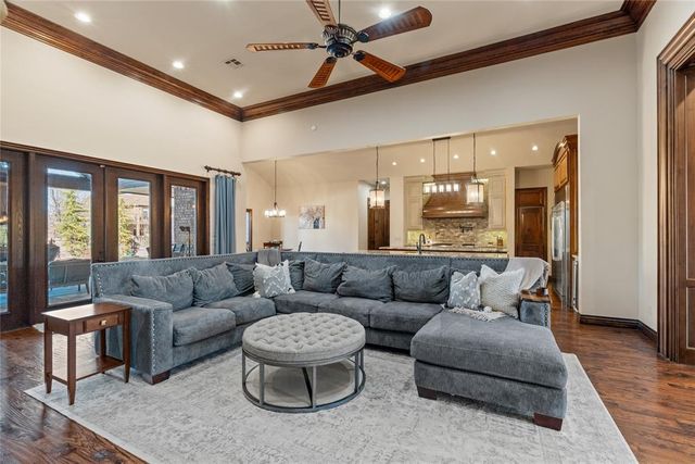 1209 W Flowering Peach Way, Mustang, OK 73064