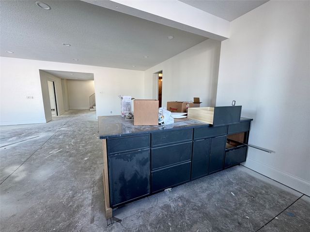 10321 Thorne Drive, West Des Moines, IA 50266