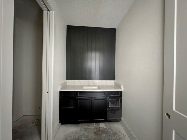 10321 Thorne Drive, West Des Moines, IA 50266