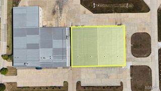 1011 Industrial Court, Moscow Mills, MO 63362