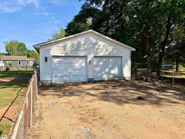 23 Woodbriar Court, Greenville, SC 29617