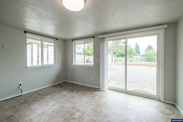 2308 Harding St, Sweet Home, OR 97386