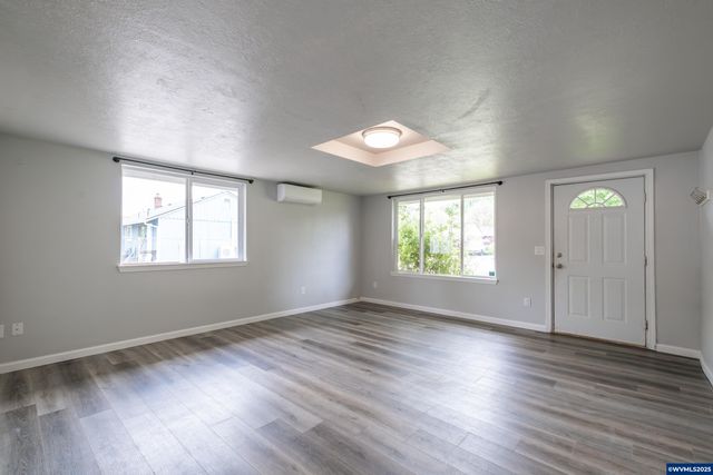2308 Harding St, Sweet Home, OR 97386