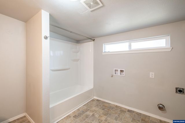 2308 Harding St, Sweet Home, OR 97386