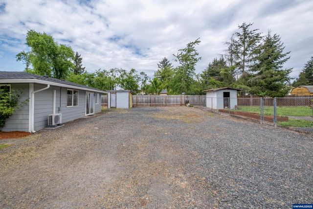 2308 Harding St, Sweet Home, OR 97386