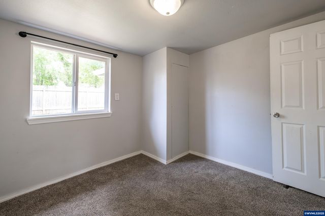 2308 Harding St, Sweet Home, OR 97386