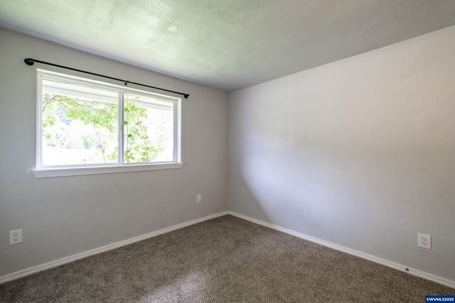 2308 Harding St, Sweet Home, OR 97386
