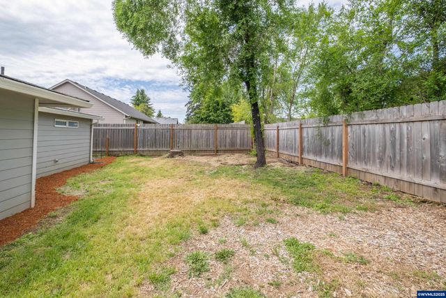 2308 Harding St, Sweet Home, OR 97386