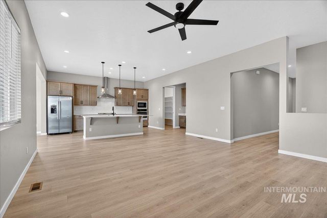 1275 Stirling Meadows St, Middleton, ID 83644