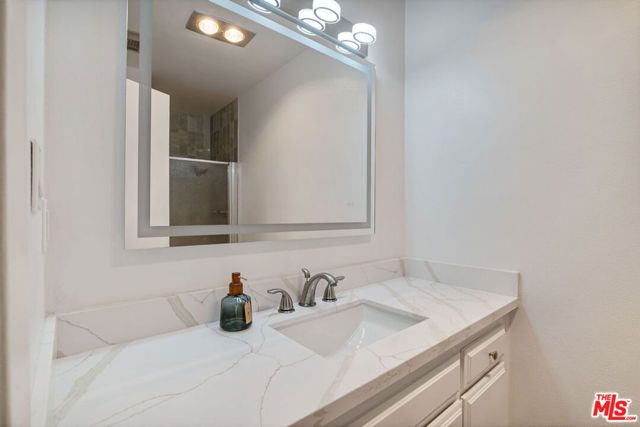 11965 Gorham Avenue 503, Los Angeles, CA 90049